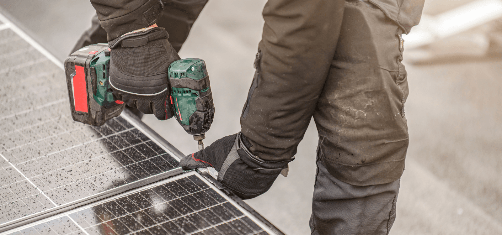 Goodbye to the idea that solar panels “die” after 25 years. A new study says the warranty does not mark the end, and real-world performance can last for decades